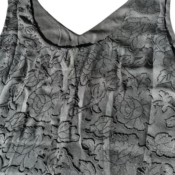 Chicos 3 (22-24) women’s reversible raised floral texture, black tank top - Picture 1 of 9
